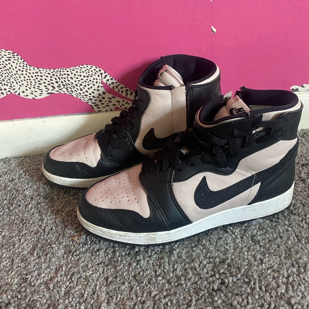 WOMANS JORDAN REBEL 1 SIZE 7